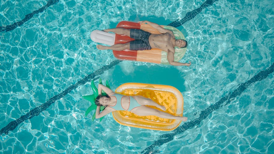 A family enjoying the waterpark resort at Wilderness at the Smokies